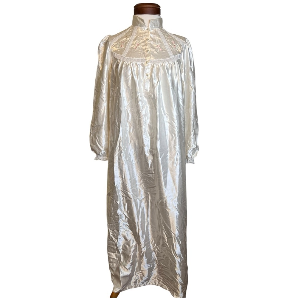 Ilise Stevens Vintage Nightgown Cream Satin Flannel Lined Embroidered Yoke Sz S